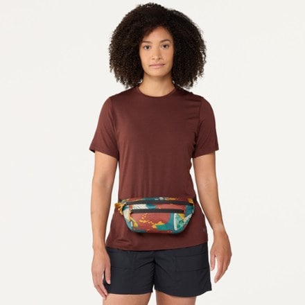 REI Co-op Trail 2 Print Waist Pack 1