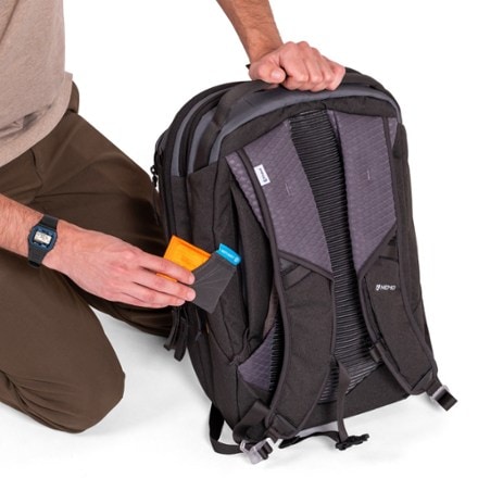 NEMO Vantage 26 L Endless Promise Everyday Adventure Daypack 9