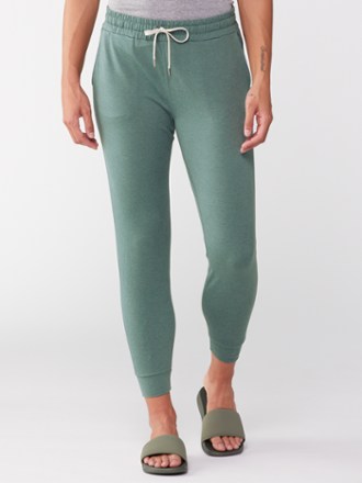 Athleta Salutation Stash Pocket II 7/8 Tights - Women's