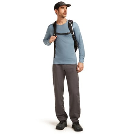 Icebreaker Merino 200 Oasis Long-Sleeve Crewe Thermal Top - Men's 4