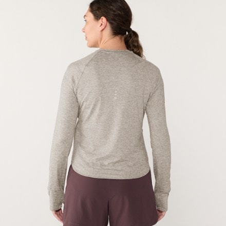 Nike Swift Dri-FIT UV Long-Sleeve Crewneck Top - Women's 2