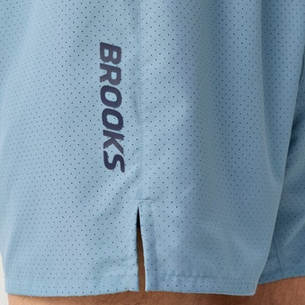 Brooks Dash Cooling 5" Shorts - Men's 3