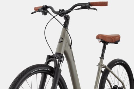 Cannondale Adventure 1 Bike 4
