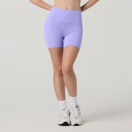 Vuori AllTheForm 6" Pocket Shorts - Women's 1