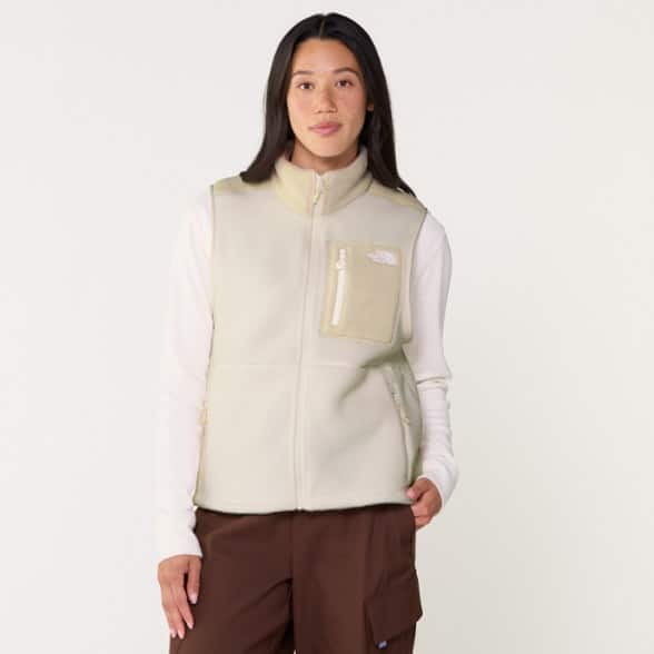 Model info: Height: 5' 7" | Chest: 34 | Waist: 27 | Wearing size: M