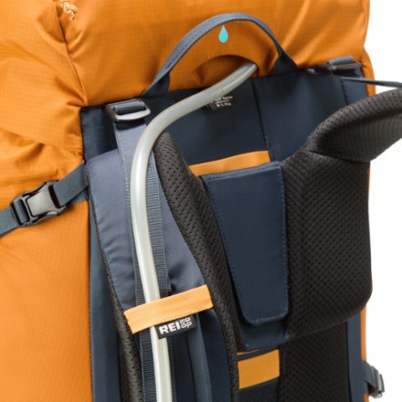 REI Co-op Trailmade 60 Pack - Men's Hydration port & tube routing (reservoir not included)