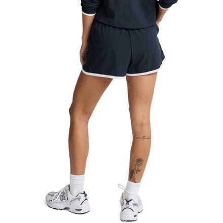 Beyond Yoga The Course 2.5" Shorts - Women's 1