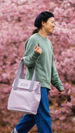 YETI Daytrip 14 L Tote Bag 8