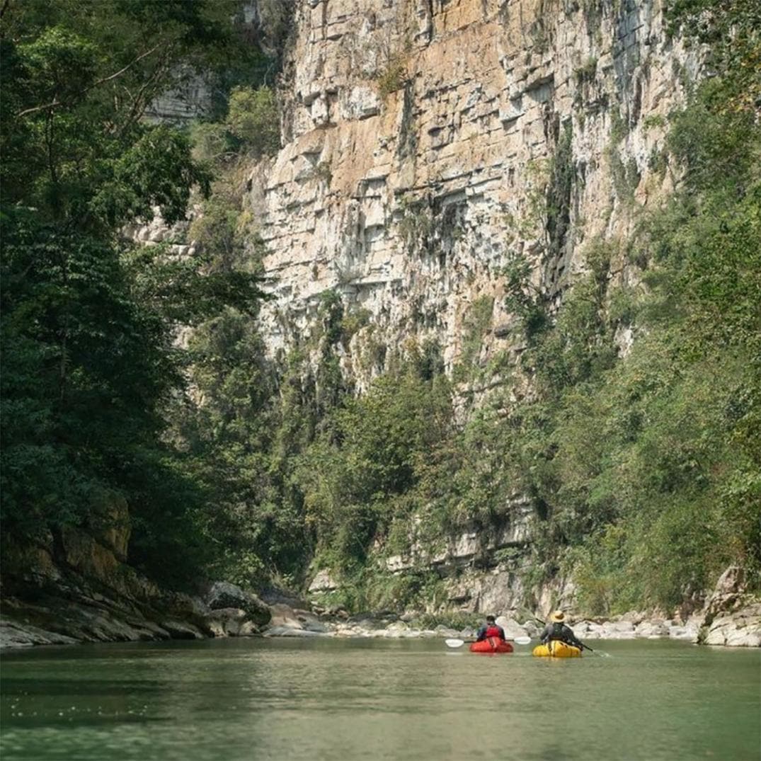 Location Image for Manta Ray Hybrid 4-Piece Posi-Lok Kayak Paddle