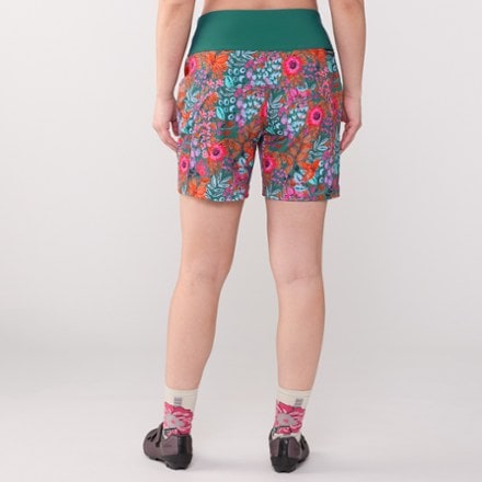 SHREDLY Limitless Stretch Waistband High-Rise Bike Shorts - Women's 2