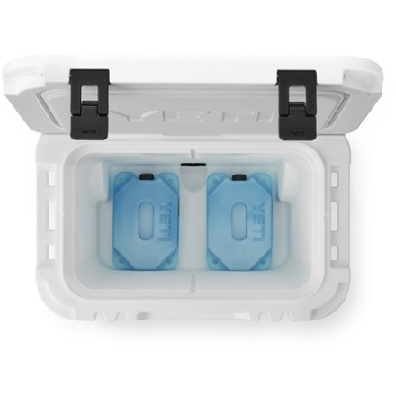 YETI Roadie 32 Wheeled Cooler 9