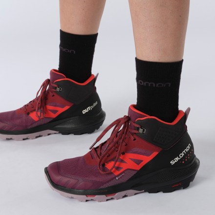 Salomon OUTpulse Mid GORE-TEX Hiking Boots - Women's 6