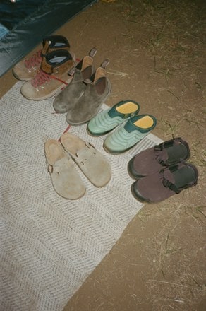Location Image of color Brown