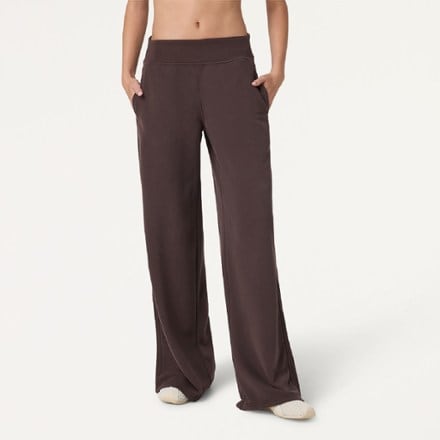 Vuori Sedona Mid-Rise Wideleg Pants - Women's 1