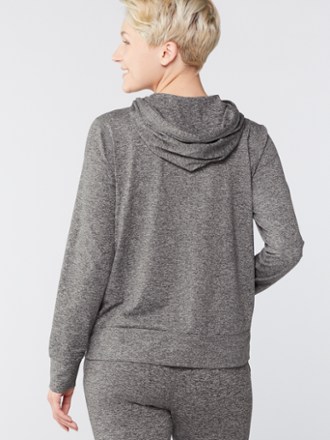 Vuori Halo Performance Hoodie 2.0 - Women's 2