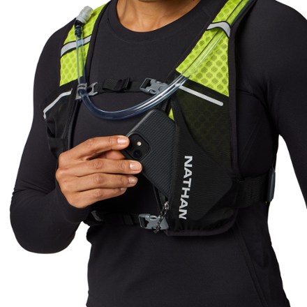 Nathan HyperNight QuickStart 3.0 4 L Hydration Vest 5
