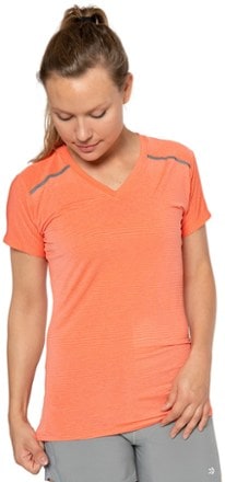 women's short sleeve athletic shirts