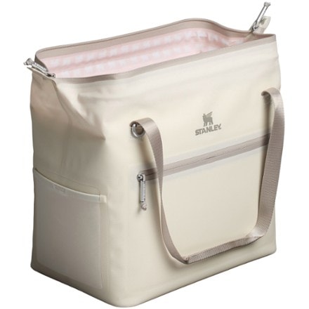 Stanley The All Day Julienne Max Cooler - 30 Cans/20 Qts. 2