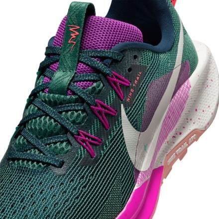 Nike Pegasus Trail 5 Trail-Running Shoes - Women's 6