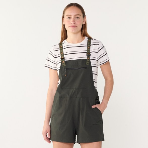 Model info: Height: 5' 10" | Waist: 28" | Inseam: 29" | Wearing size: M
