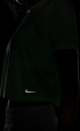 Nike One Classic Breathe Shirt - Women's 4