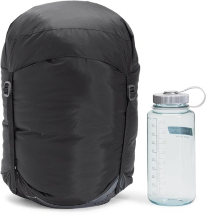 The North Face Cat's Meow 20 Sleeping Bag Water bottle not included