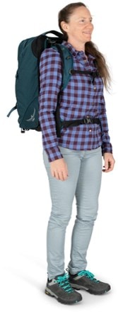 Osprey Fairview 36 Wheeled Travel Pack - Women's 2