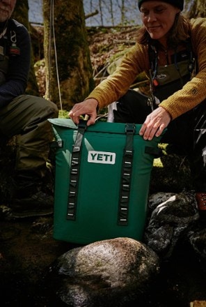 YETI Hopper M20 2.0 Backpack Soft Cooler 10