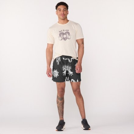 Roark Serrano 7" Shorts - Men's 4