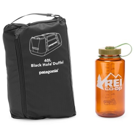 Patagonia Black Hole Duffel 40 L Stuff sack (32 fl oz. bottle not included)