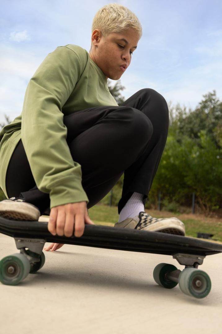 Location Image for Active Pursuits Midweight Pullover Crew
