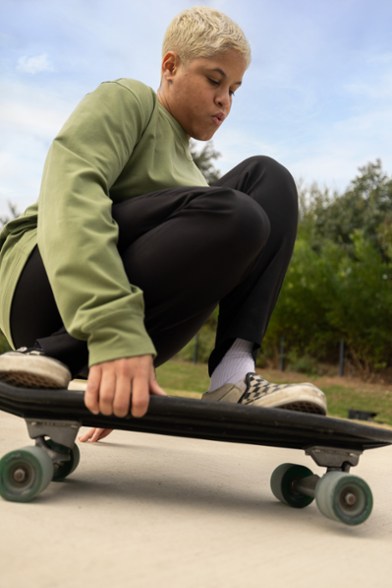 Location Image for Active Pursuits Pullover Midweight Crew