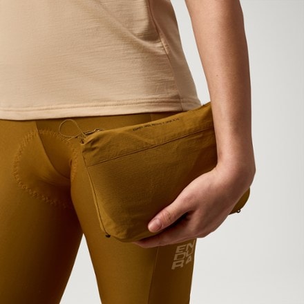 Endura Alltrack Ride Packable Cycling Jacket - Women's 9