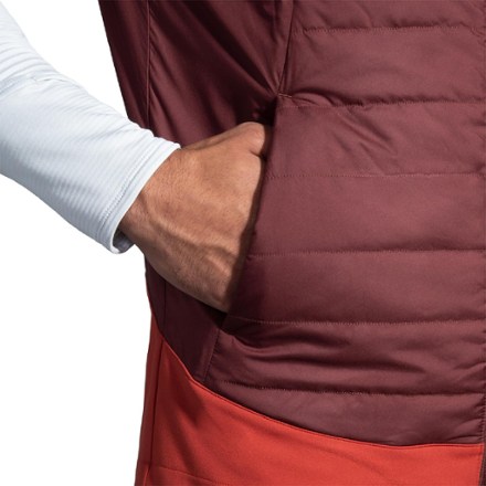 Brooks Shield Hybrid Vest - Men's 5