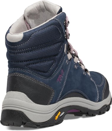 teva montara hiking boots