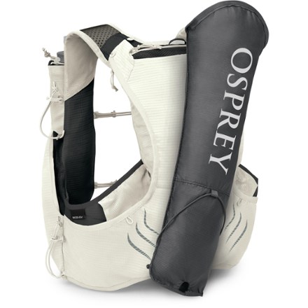 Osprey Duro Pro 10 Hydration Vest Shown with included quiver