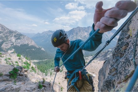 Location Image of color Kingfisher/Black