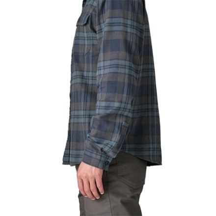 Patagonia Long-Sleeve Cotton in Conversion Fjord Flannel Shirt - Men's 4
