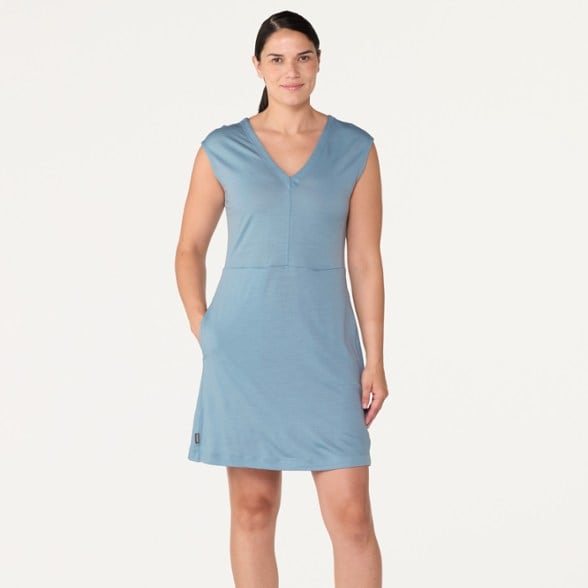 Model info: Height: 5'10" | Chest: 34 C | Waist: 29" | Wearing size: M