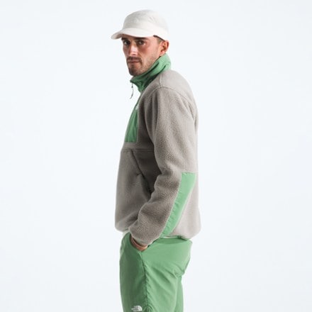 The North Face Yumiori Off Peak Half-Zip Jacket - Men's 3