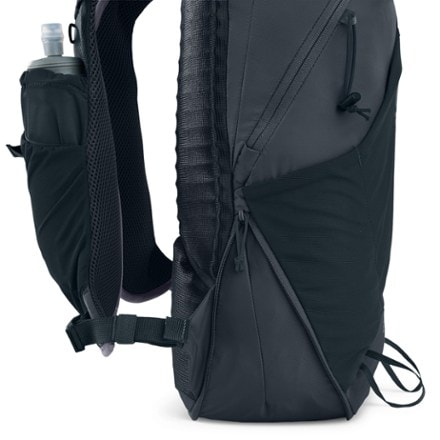 Ultimate Direction Blazek 18 Pack Unzipped for 18 L capacity; soft flasks not included