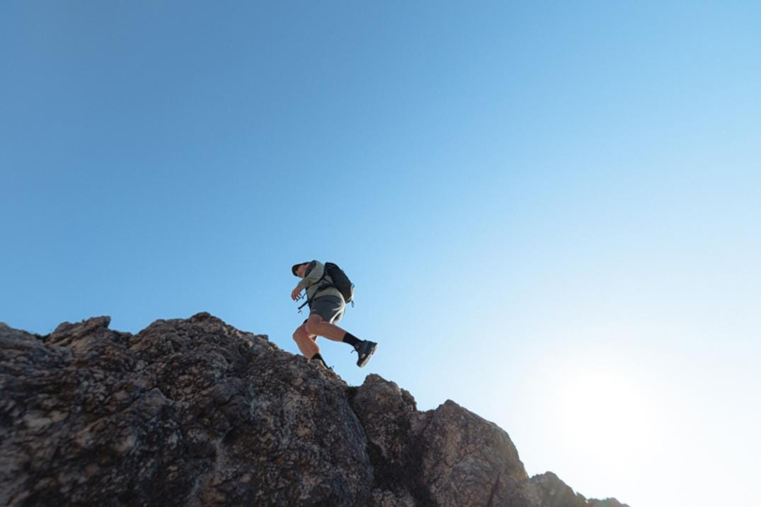 Location Image for 200 Descender Long-Sleeve Zip Hoodie - Men's