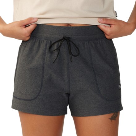 Mountain Hardwear Chill Action Shorts - Women's 5