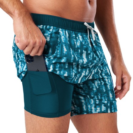 Nathan Printed Essential 7" Shorts 2.0 - Men's 7