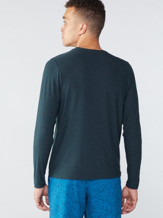 Vuori Long-Sleeve Strato Tech T-Shirt - Men's 2