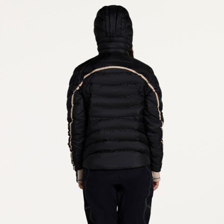 SENIQ Wildpuff Down Hoodie - Women's 1