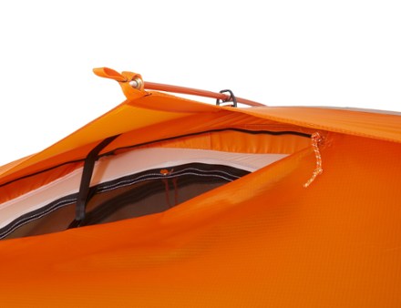 dual airlift rainfly vent channel open (Deep Blush/Abyss)