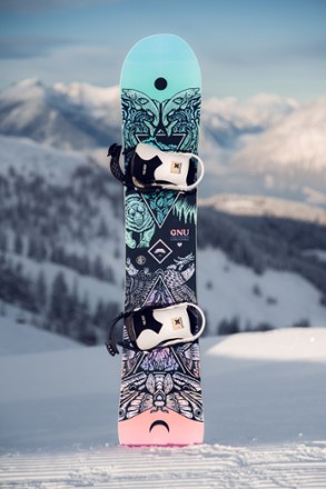 GNU Ladies Choice Snowboard - Women's 2023/2024 | The Summit