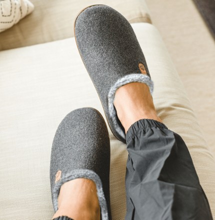 Freewaters Homer Slippers - Men's 4