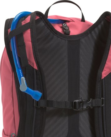 The North Face Basin 18 Pack 5